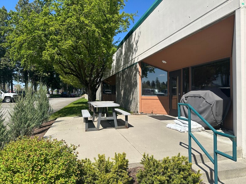 More Photos Of 7825 N Meadowlark Way, Coeur d'Alene Office For Lease