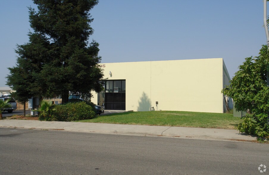 More Photos Of 6845 34th St, North Highlands Manufacturing For Lease
