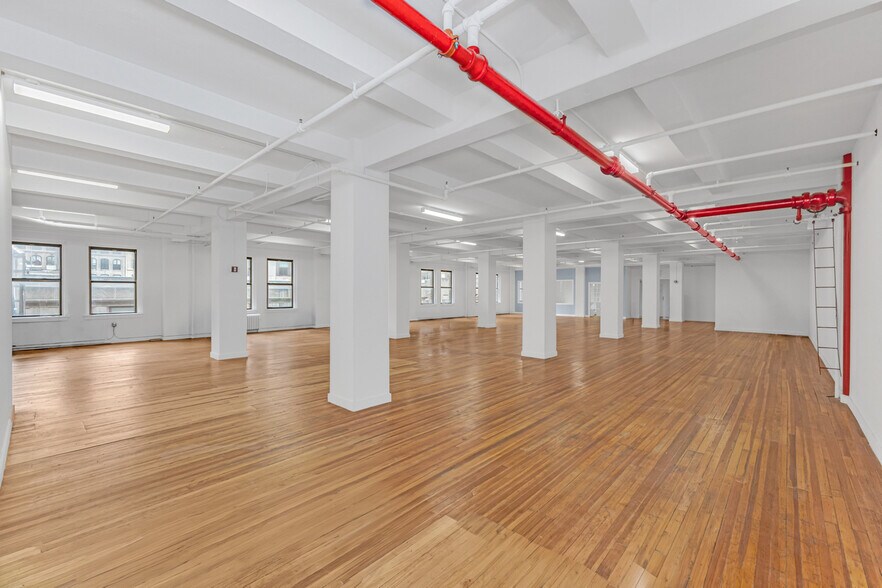 More Photos Of 20-28 W 33rd St, New York Office For Lease