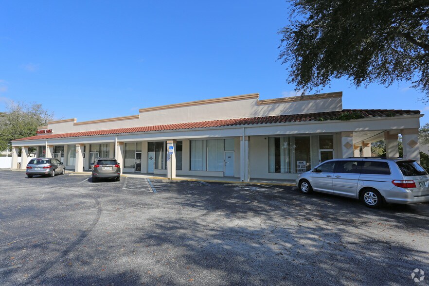 More Photos Of 5747 38th Ave N, Saint Petersburg Freestanding For Lease