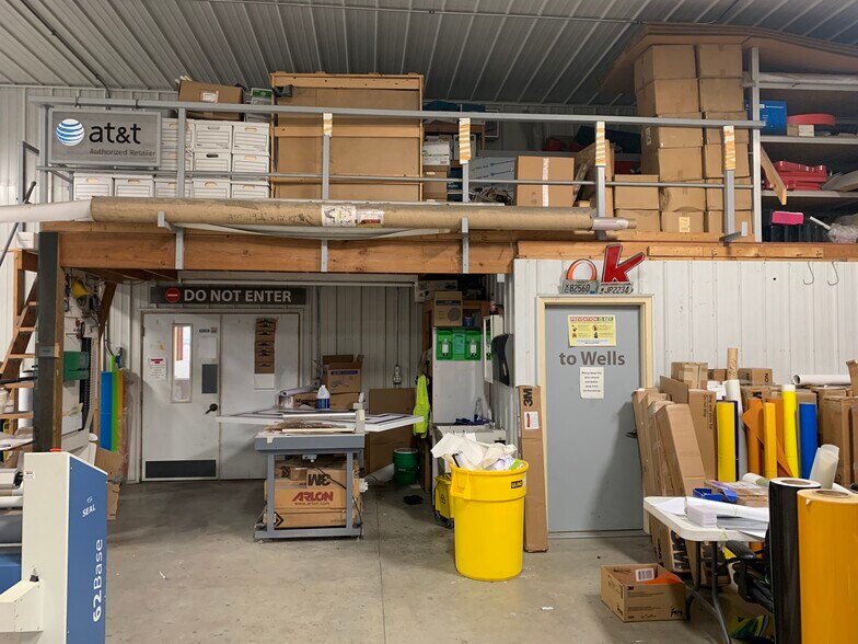 More Photos Of 8635 Hollander Dr, Franksville Manufacturing For Lease