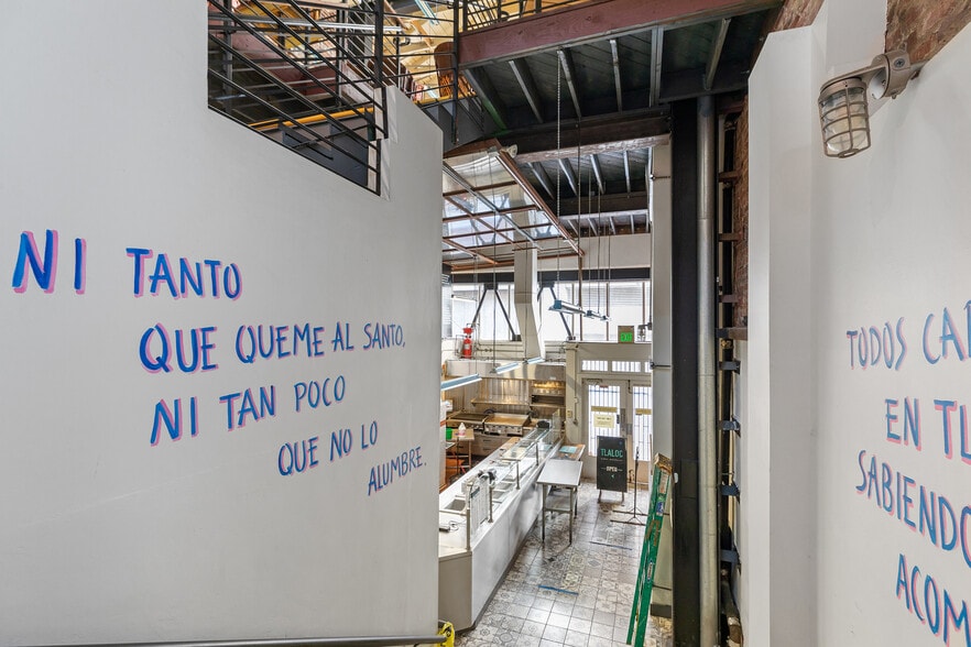 More Photos Of 525-527 Commercial St, San Francisco Restaurant For Lease