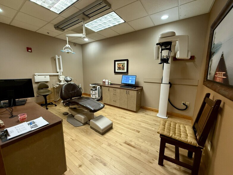 More Photos Of 1569 SW Nancy Way, Bend Medical For Lease