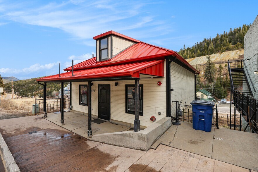 More Photos Of 171 Lawrence St, Central City Storefront For Sale