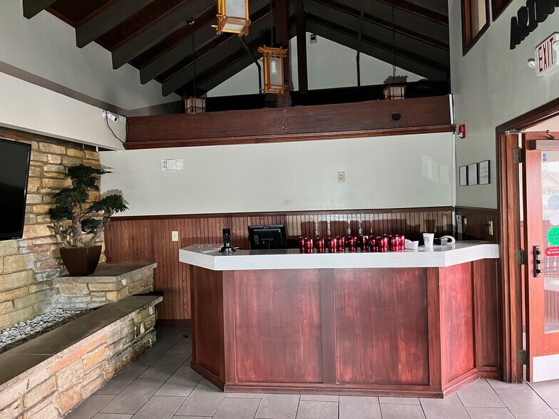 More Photos Of 3870 Bay Rd, Saginaw Restaurant For Sale