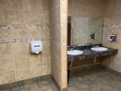 More Photos Of 863-865 E 4th St, Bethlehem Medical For Sale