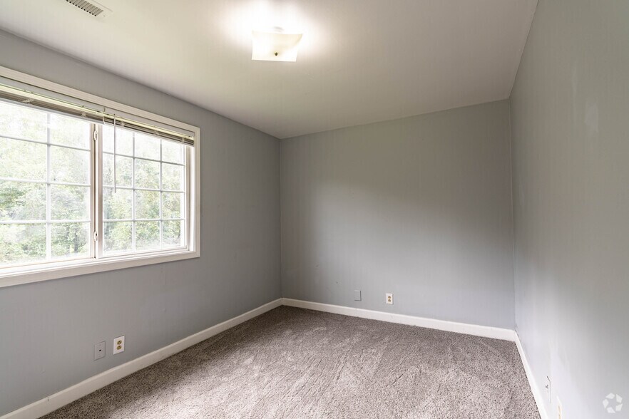 More Photos Of 1351 Avondale Dr, Clarksville Apartments For Sale