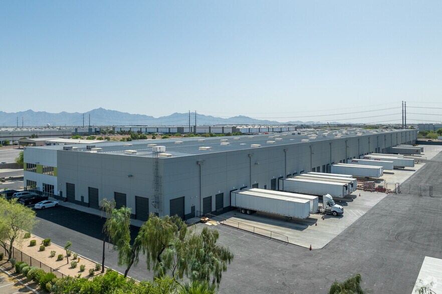 More Photos Of 1711 S 47th Ave, Phoenix Distribution For Lease