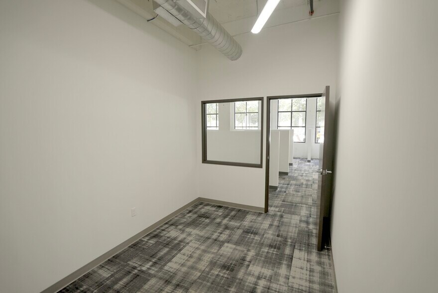 More Photos Of 1355 Palmetto St, Los Angeles Loft Creative Space For Lease