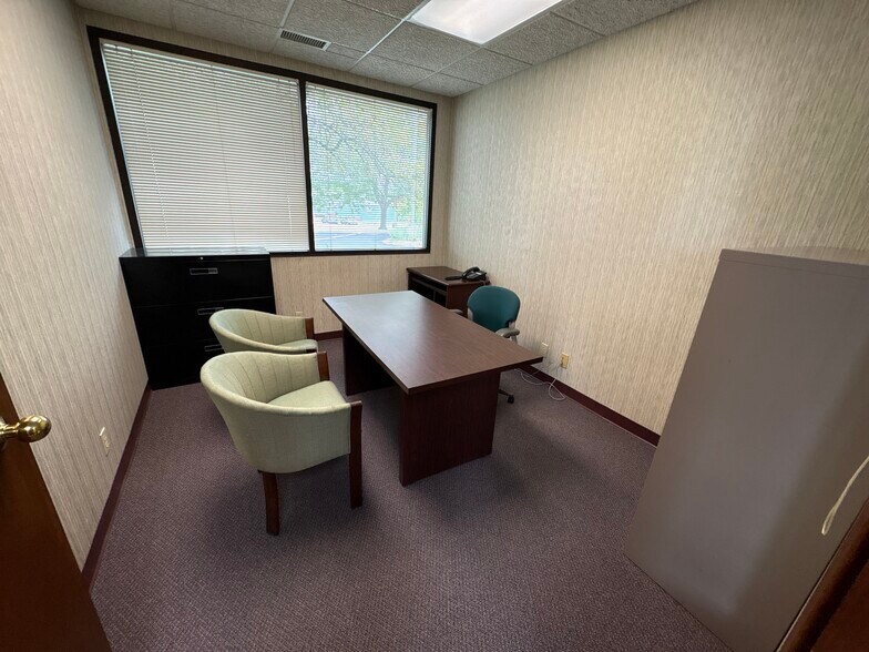 More Photos Of 1425 Sagamore Parkway N, Lafayette Office For Lease