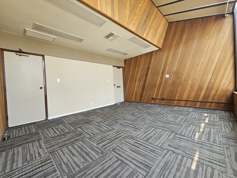 More Photos Of 222 E Olive Ave, Redlands Loft Creative Space For Lease