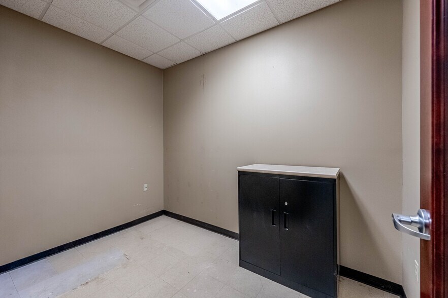 More Photos Of 6408 Highway 28 E, Pineville Office For Sale