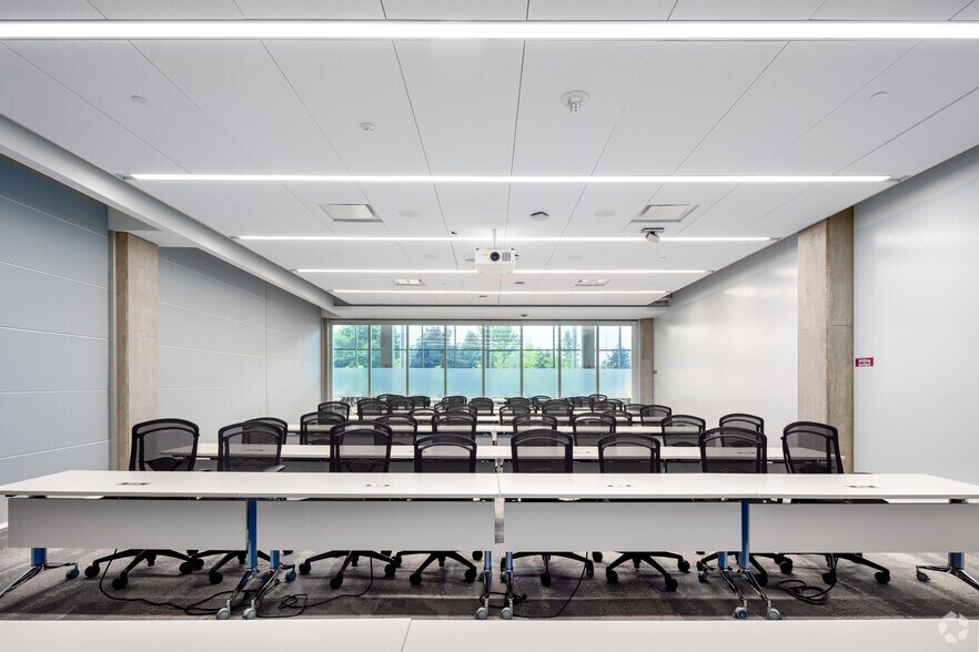 More Photos Of 7070 Derrycrest Dr, Mississauga Office For Lease