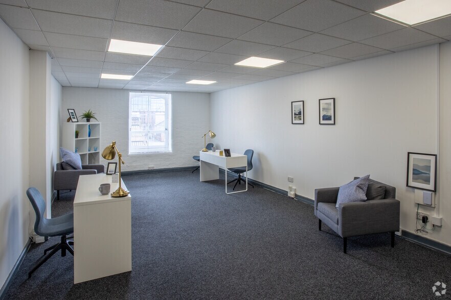 More Photos Of Washington St, Glasgow Office For Lease