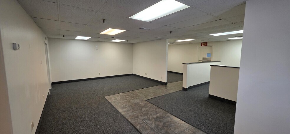 More Photos Of 4233 Janada St, Haltom City Warehouse For Lease