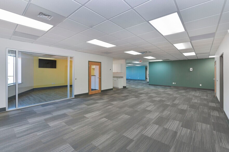 More Photos Of 200 W Franklin St, Chapel Hill Loft Creative Space For Lease