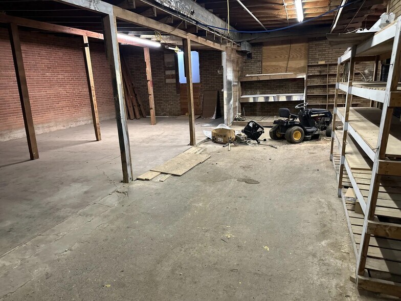 More Photos Of 1109 Walnut St, Abilene Warehouse For Sale