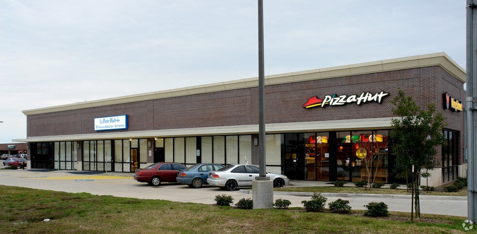 More Photos Of 1309 W Fairmont Pky, La Porte Unknown For Lease