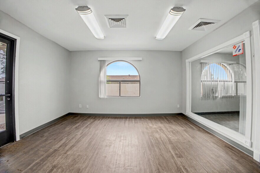 More Photos Of 555 W University Dr, Mesa Office For Sale