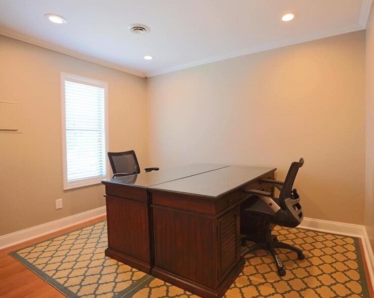 More Photos Of 400 Southlake Blvd, Richmond Office For Lease