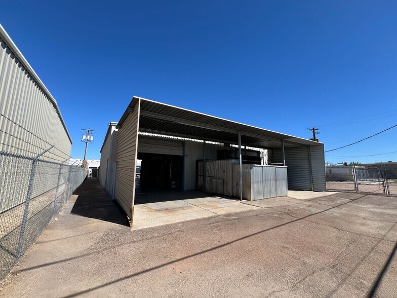 More Photos Of 4301 E Magnolia St, Phoenix Distribution For Sale