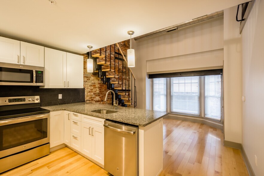 More Photos Of 106 S 11th St, Philadelphia Apartments For Lease