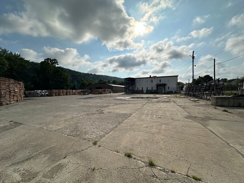 More Photos Of 1101 Railroad St, Monongahela Warehouse For Sale