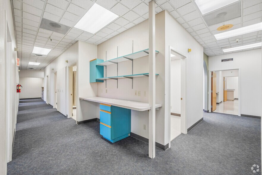 More Photos Of 3111 Professional Dr, Auburn Medical For Sale