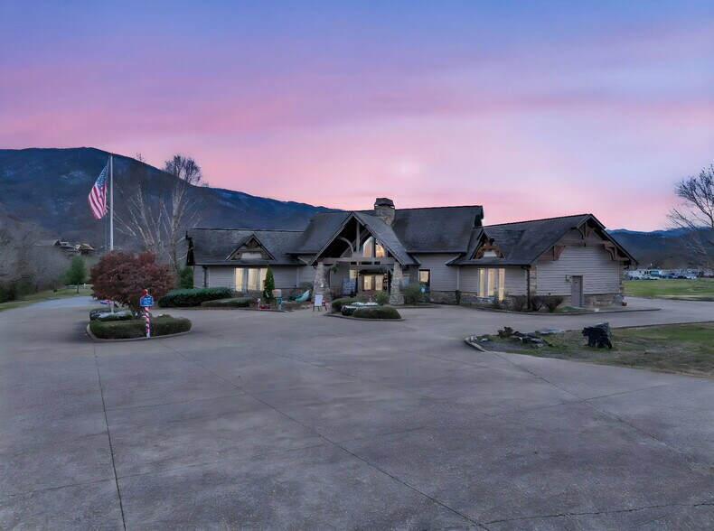 More Photos Of 3293 Wears Valley Rd, Sevierville Lodge Meeting Hall For Sale