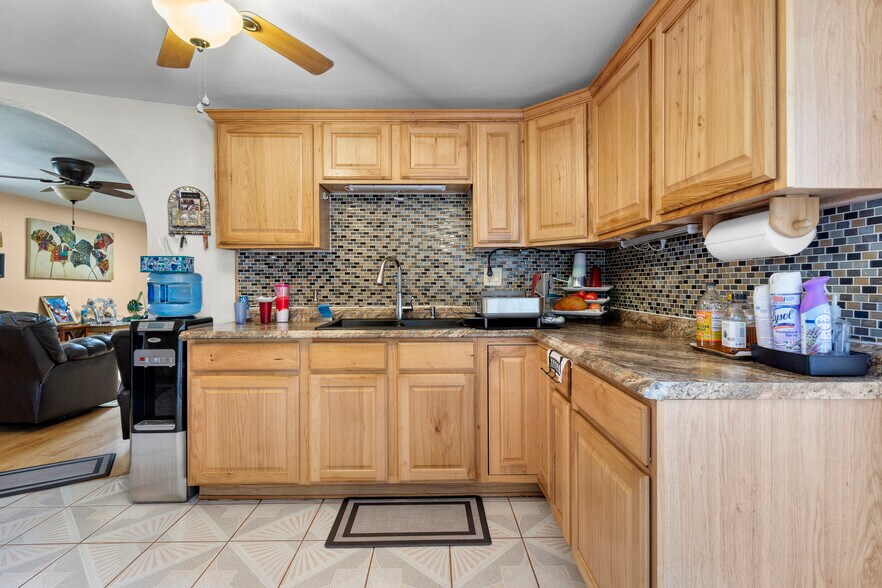More Photos Of 1101 So White Sands Blvd, Alamogordo Hotel For Sale