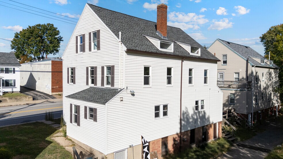 More Photos Of 210 Main St, Somersworth Apartments For Sale