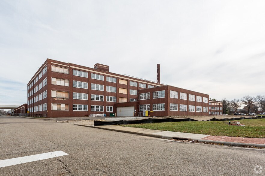 More Photos Of 101 E Maple St, North Canton Office For Sale