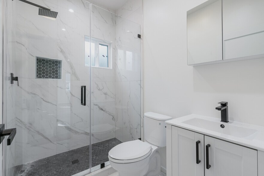 More Photos Of 1226 S Dunsmuir Ave, Los Angeles Multifamily For Sale