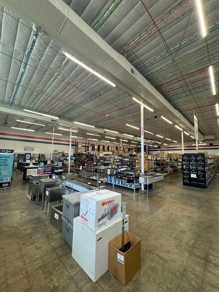 More Photos Of 6700 Gulf Fwy, Houston Flex For Sale