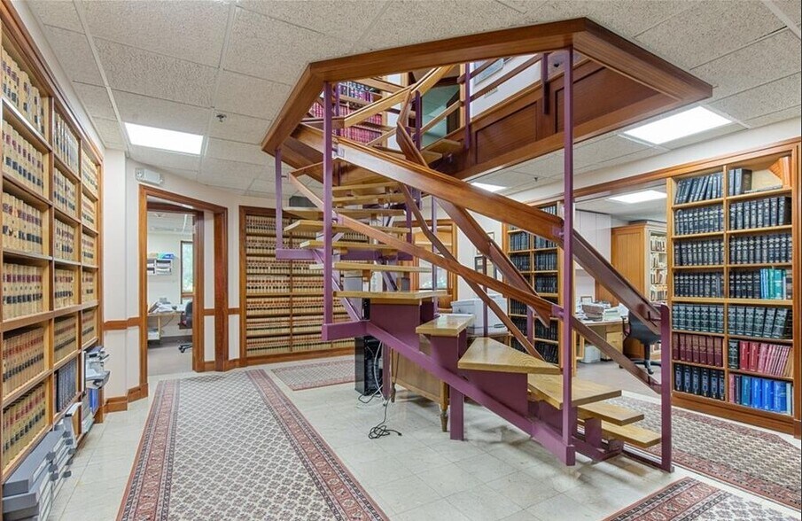 More Photos Of 301-305 Old Tarrytown Rd, White Plains Office For Lease