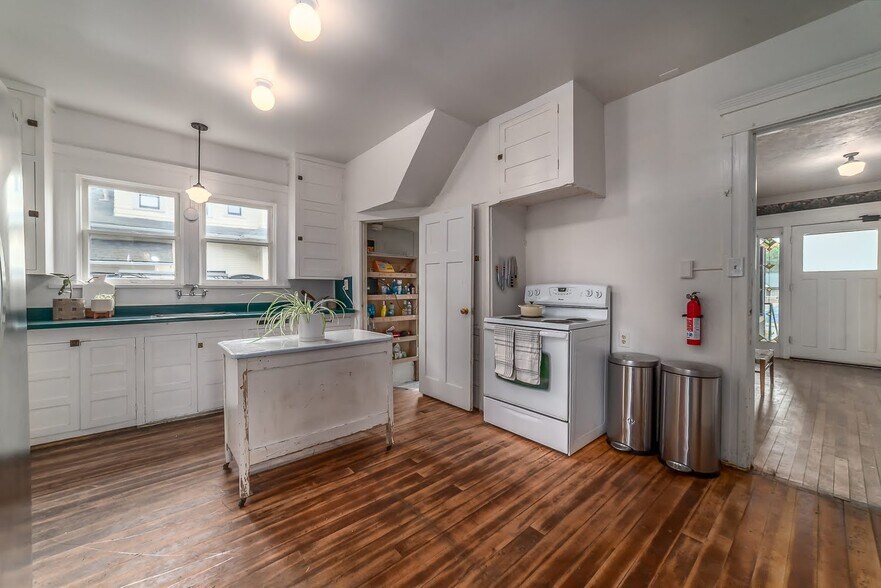 More Photos Of 354 W 6th Ave, Eugene Storefront Retail Office For Sale