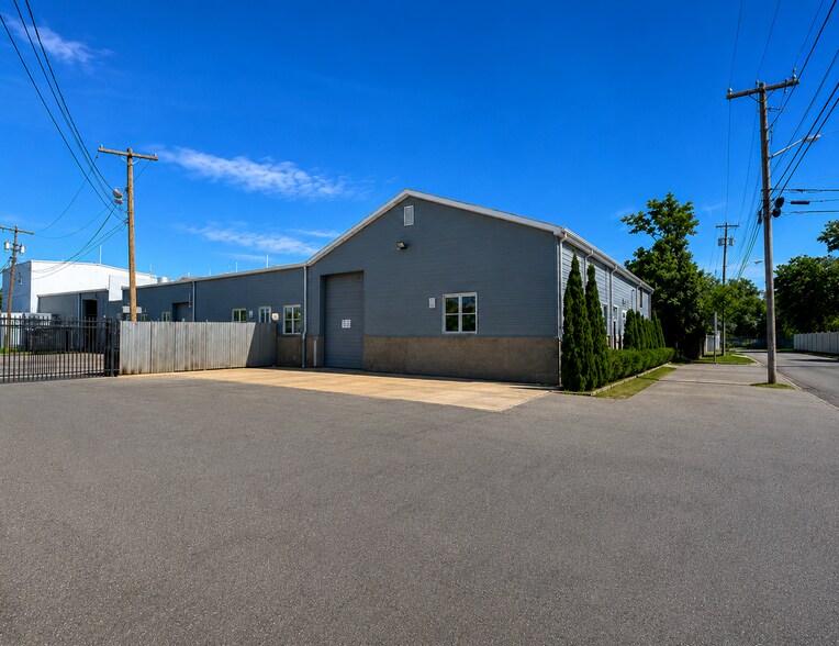 More Photos Of 41 Degnon Blvd, Bay Shore Manufacturing For Lease