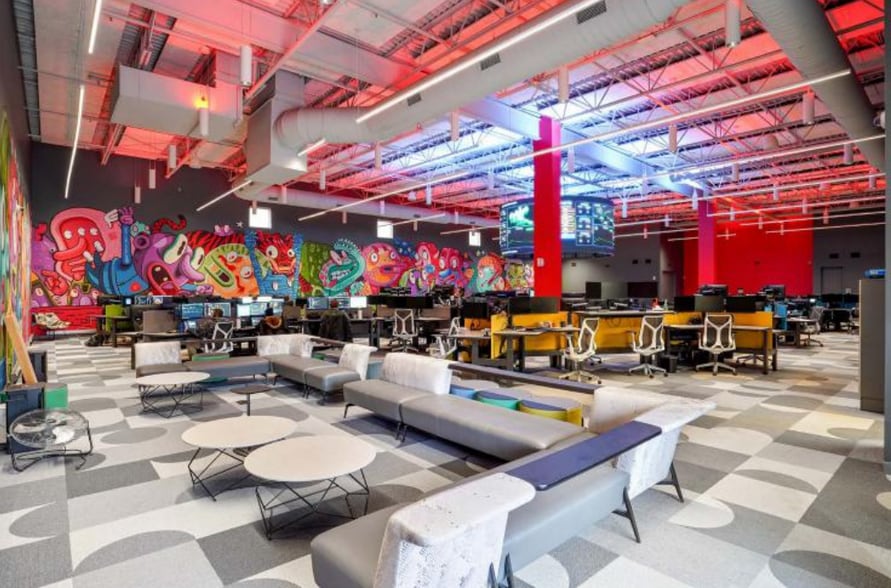 More Photos Of 13833 W Boulton Blvd, Lake Forest Flex For Sale