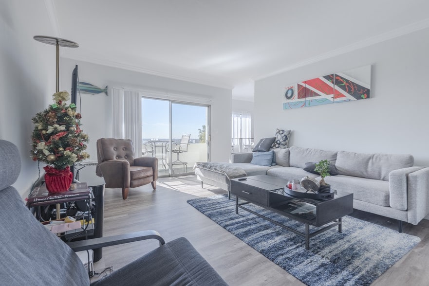 More Photos Of 1214 N Clark St, West Hollywood Apartments For Sale