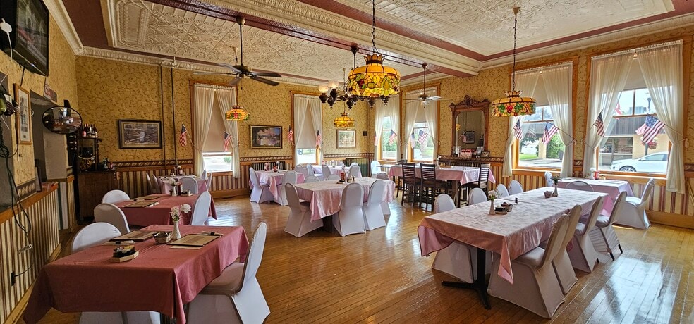 More Photos Of 102 Elkader St, Strawberry Point Hotel For Sale