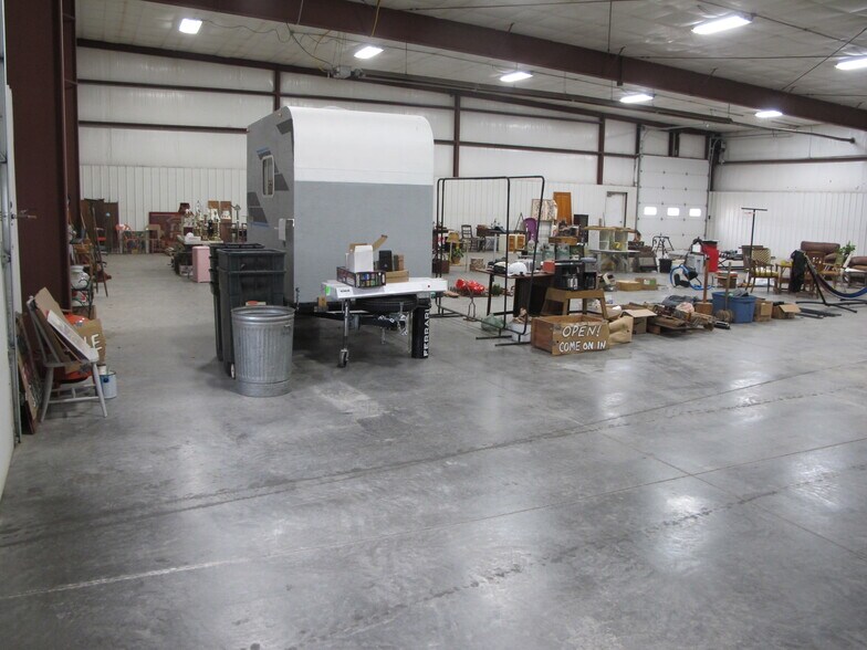 More Photos Of 713 E Main St, Waukon Manufacturing For Sale