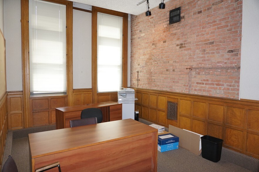 More Photos Of 119-121 E Water St, Syracuse Office Residential For Lease
