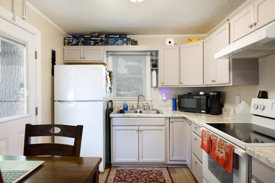 More Photos Of 100-102 Twin Acres Dr, Fayetteville Apartments For Sale