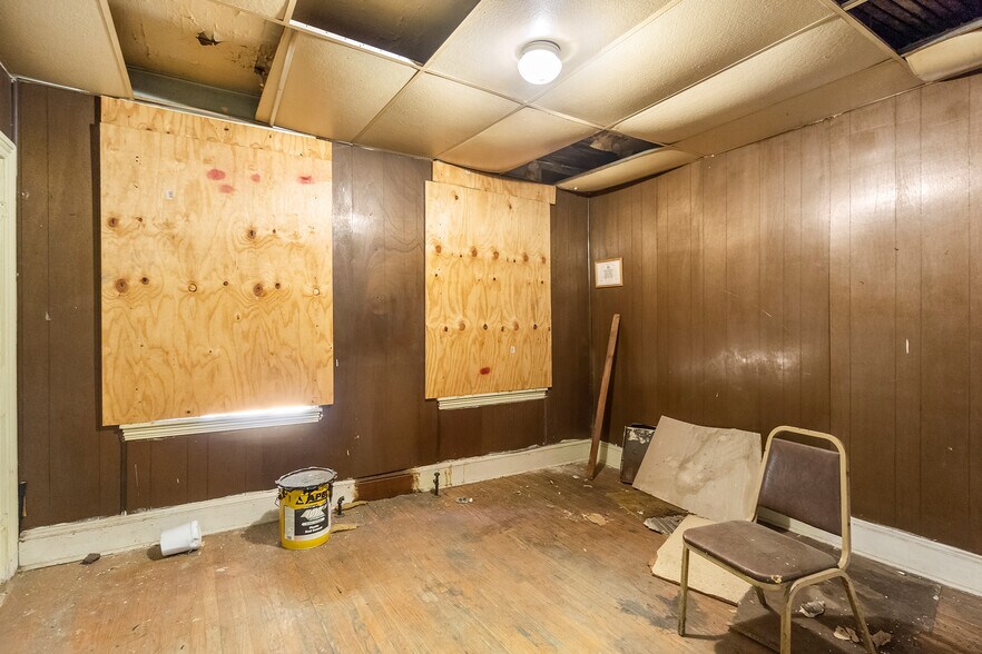 More Photos Of 2111 Germantown Ave, Philadelphia Bar For Sale
