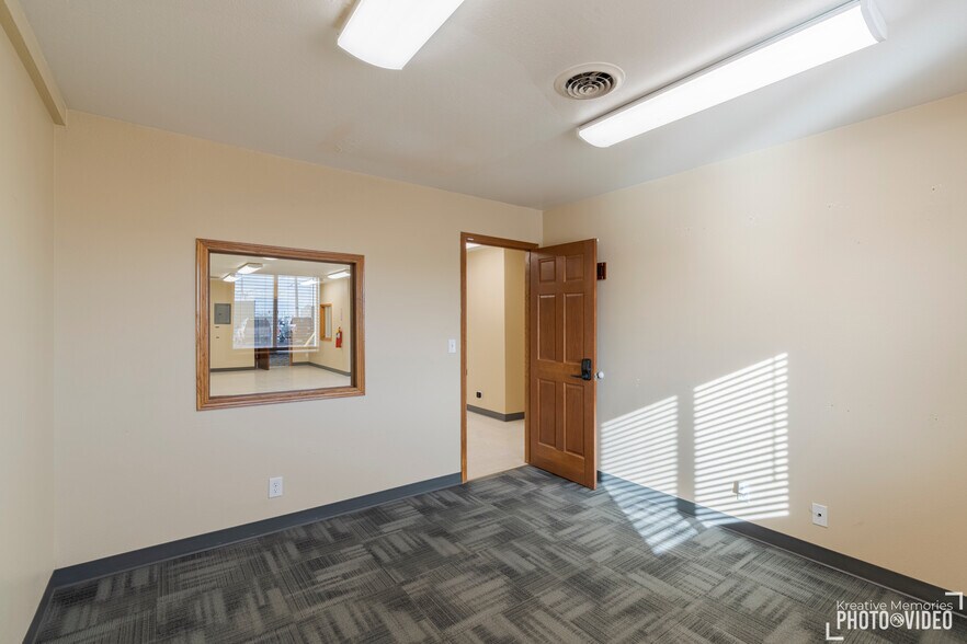 More Photos Of 612 Sinclair St, Gillette Industrial For Sale