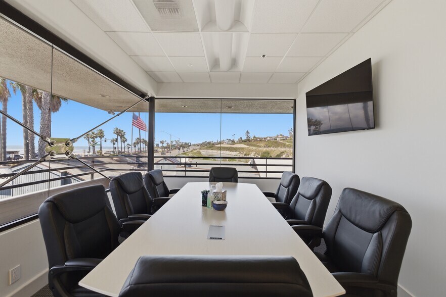 More Photos Of 2533 S Highway 101, Cardiff By The Sea Coworking Space