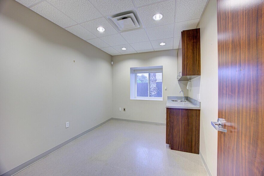 More Photos Of 311 S Highway 183, Leander Medical For Sale