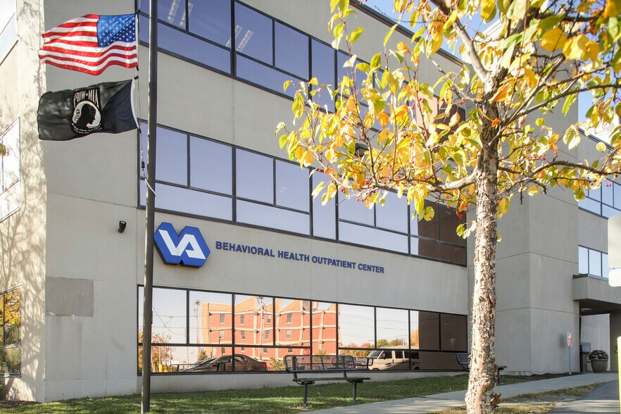More Photos Of 620 W Erie Blvd, Syracuse Medical For Sale
