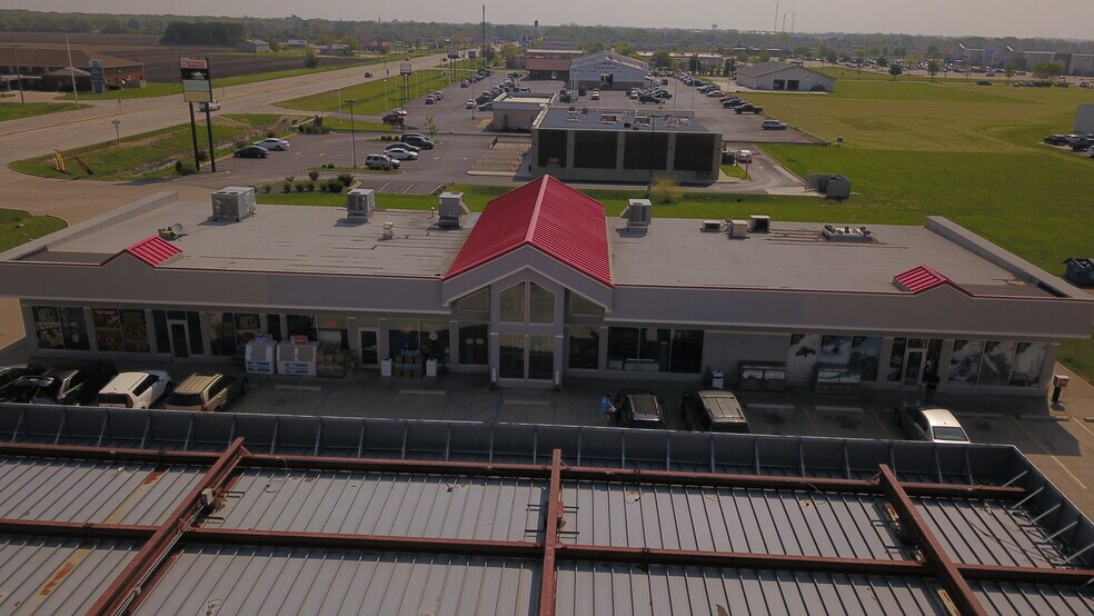 More Photos Of 1910 W Reynolds St, Pontiac General Retail For Lease