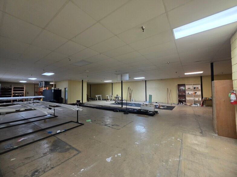 More Photos Of 7300 Westbank Expy, Marrero Distribution For Sale